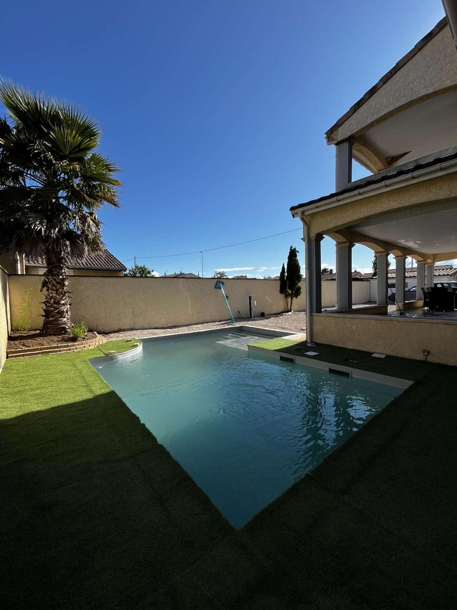 Villa Contemporaine Avec Piscine Romans-sur-Isère Екстериор снимка