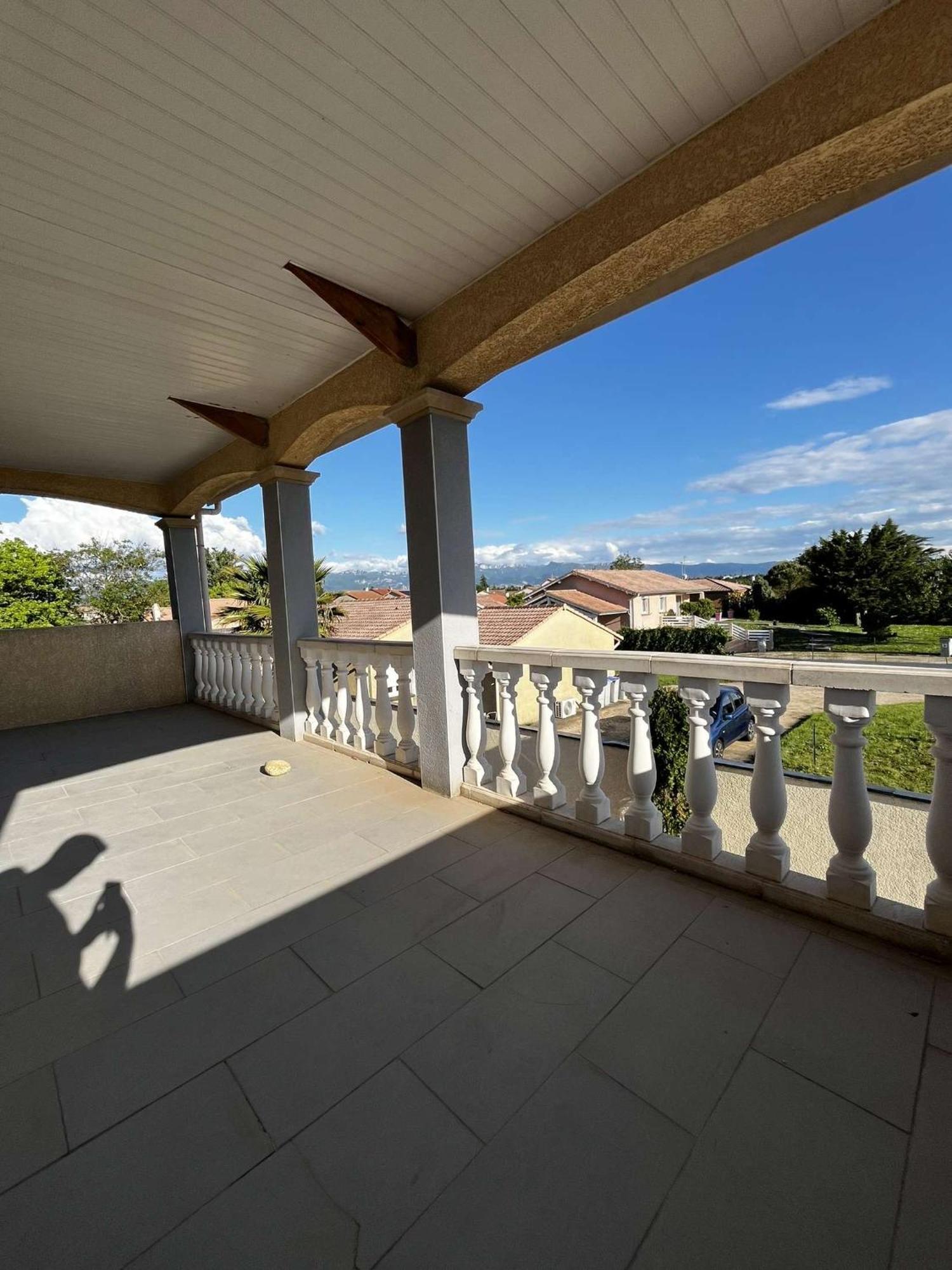 Villa Contemporaine Avec Piscine Romans-sur-Isère Екстериор снимка